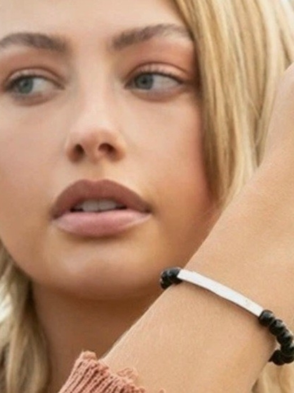 Plunder " Find Her" Black Onyx Beads With Engraveable steel bar bracelet